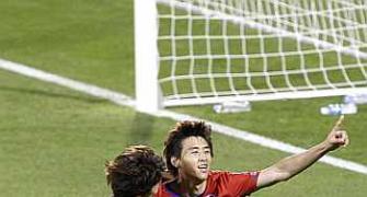 Slick South Koreans beat Bahrain in Asian Cup
